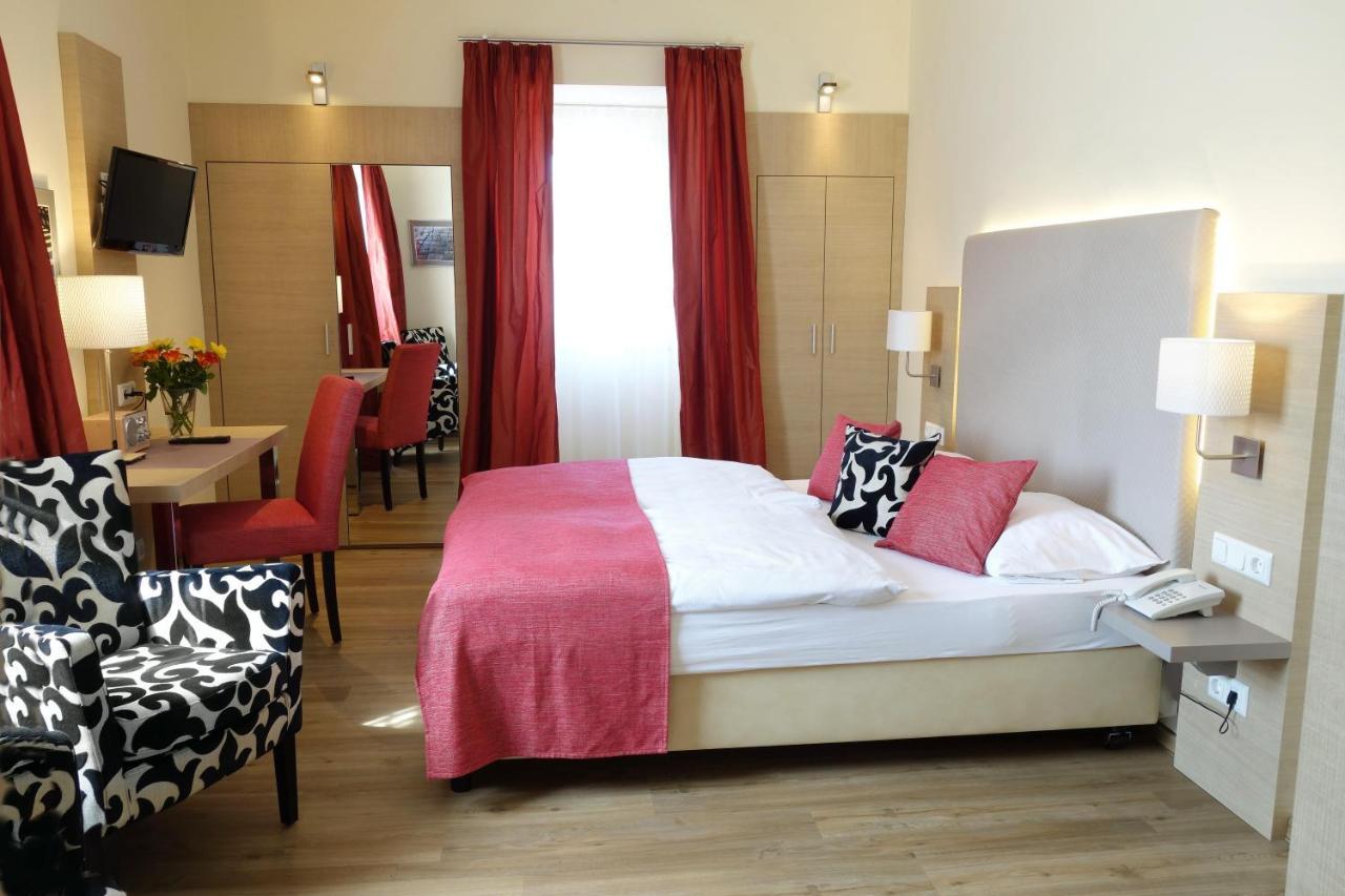Hotel-Appartement Sonne เกอร์สเฟลด์ ภายนอก รูปภาพ
